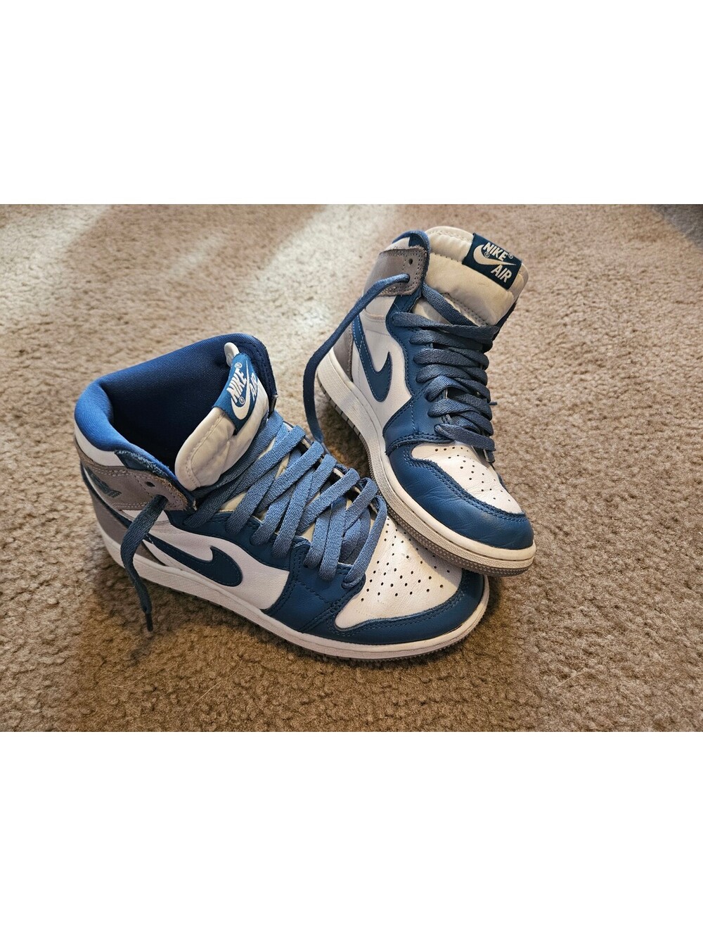 Nike Air Jordan 1 Retro High OG Blue and White Sneakers Boys Size 4Y